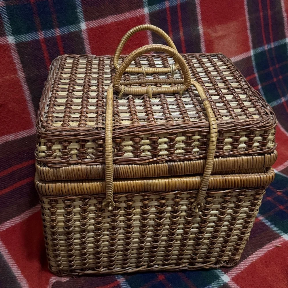 N/A stunning wicker